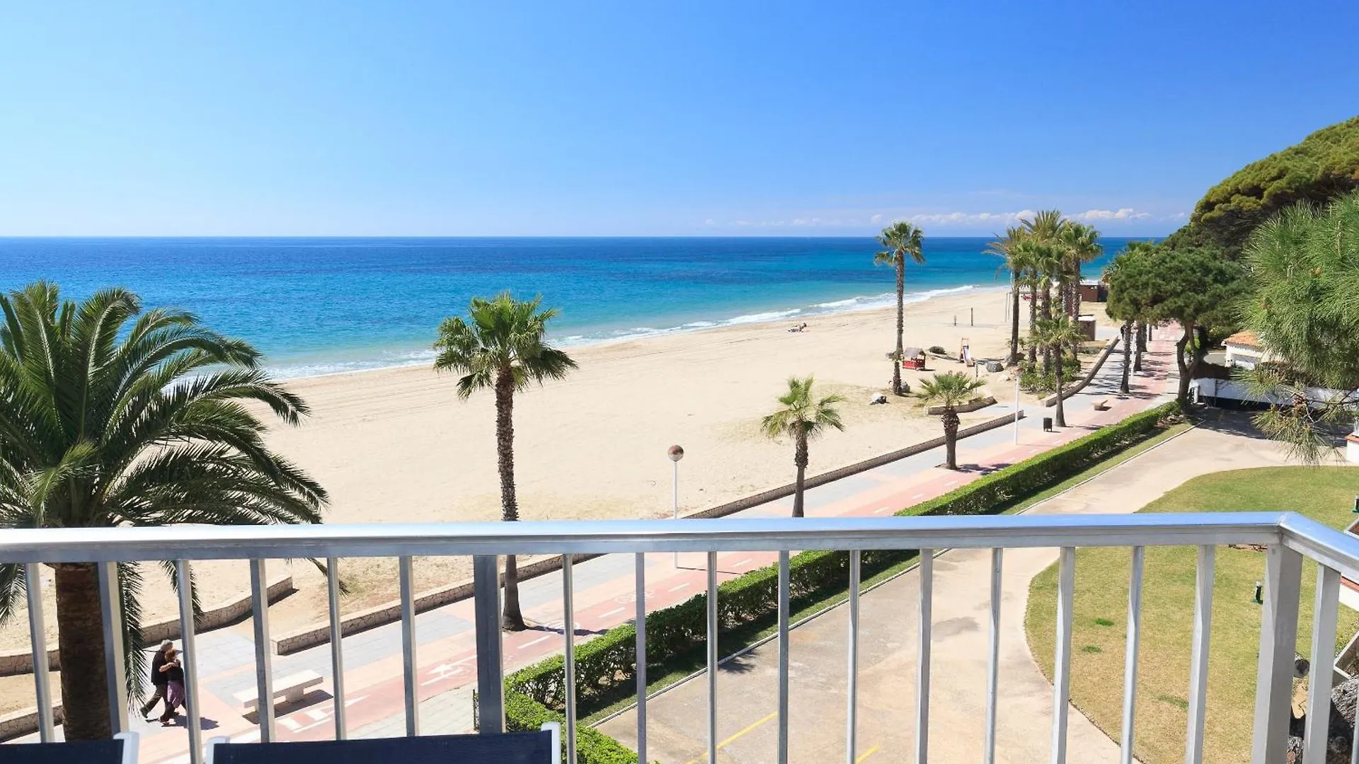 Uhc Dms Family Apartments Cambrils