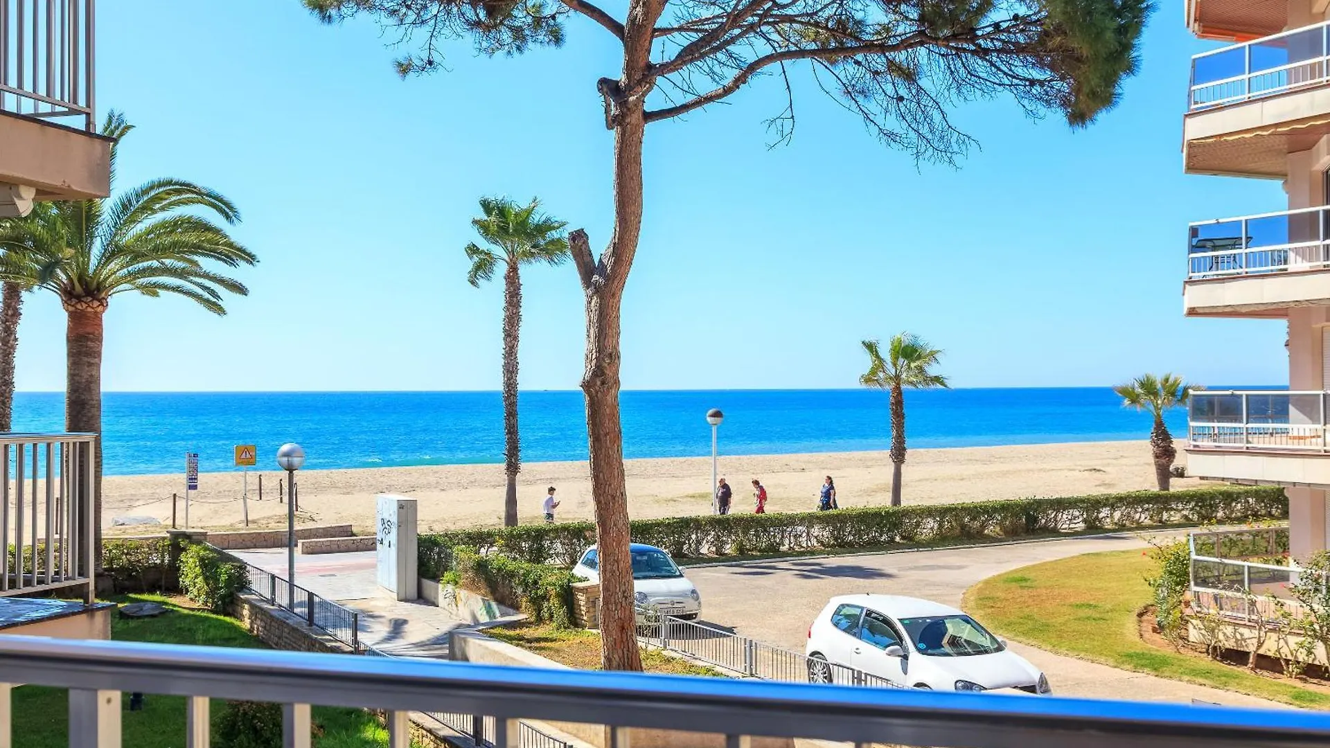 Uhc Dms Family Apartments Cambrils