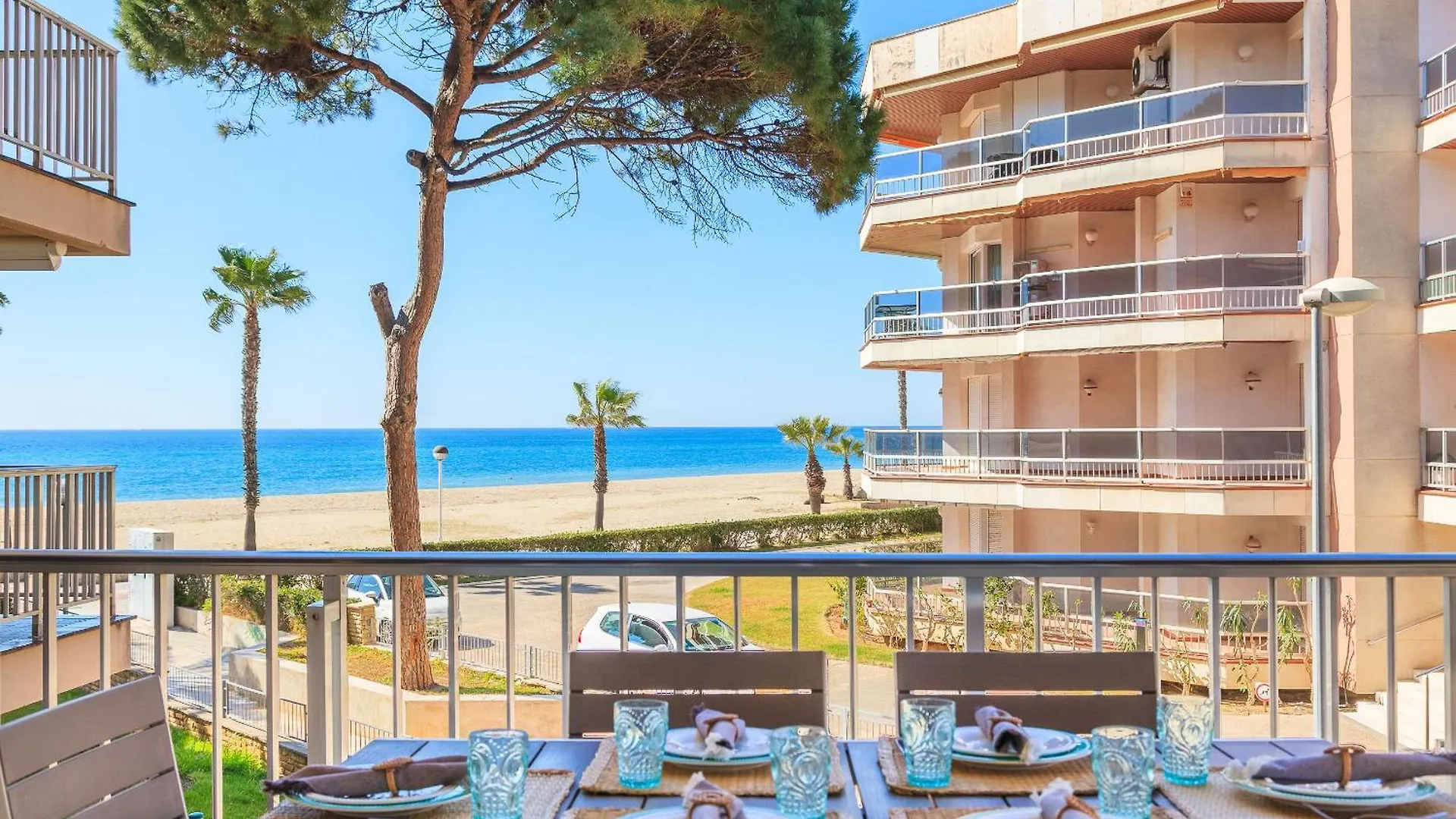 Uhc Dms Family Apartments Cambrils