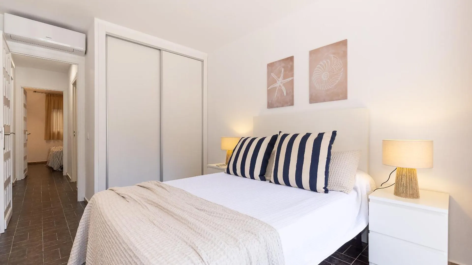Uhc Dms Family Apartments Cambrils