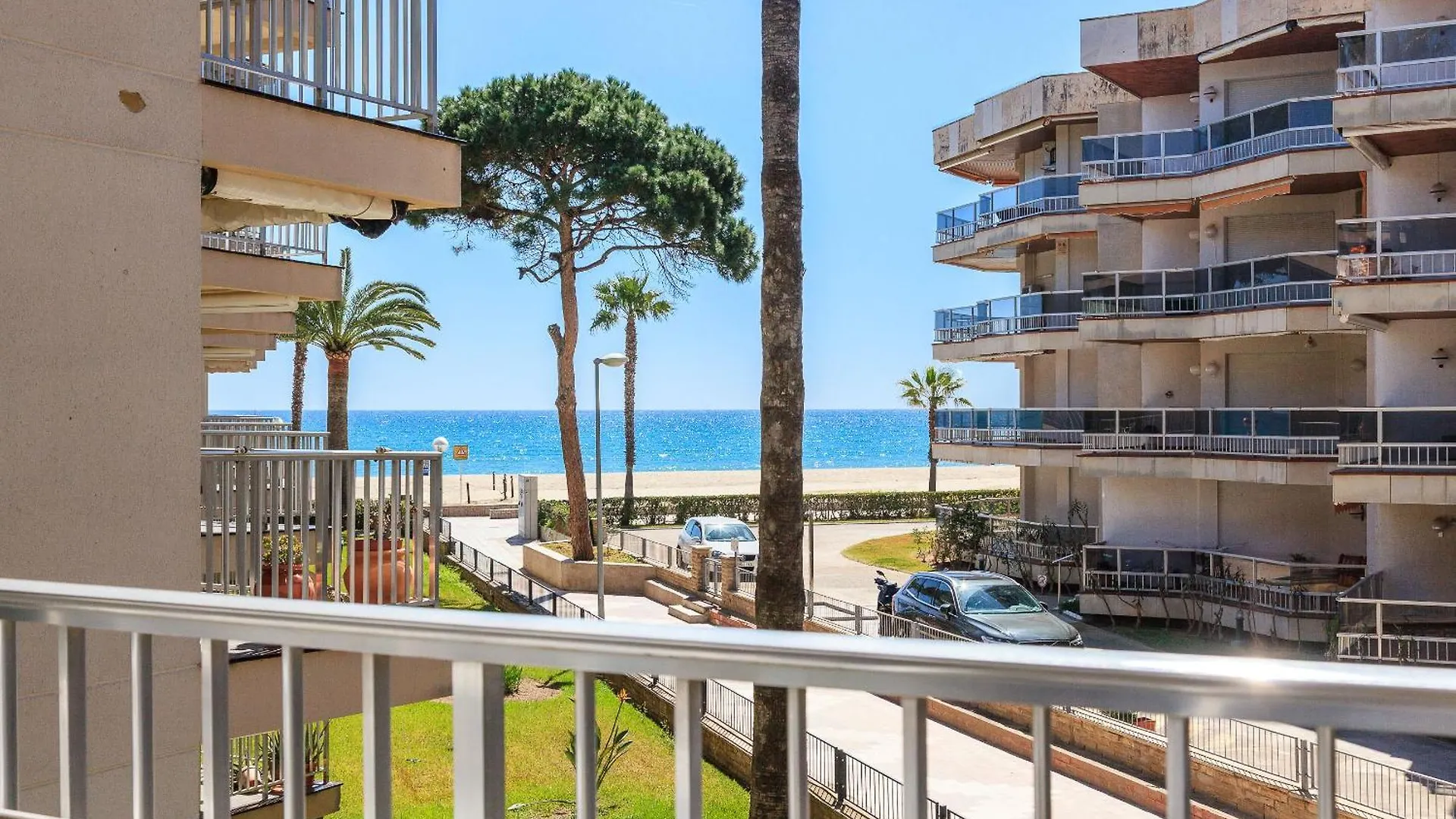 Uhc Dms Family Apartments Cambrils