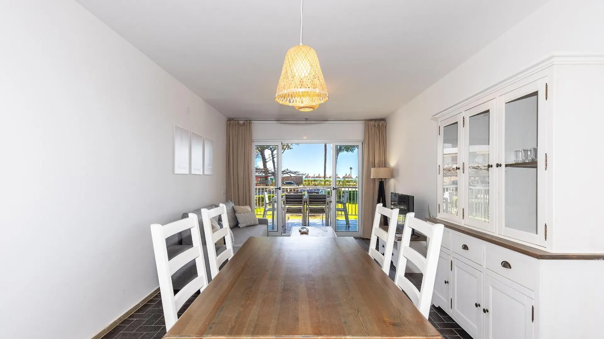 Uhc Dms Family Apartments Cambrils
