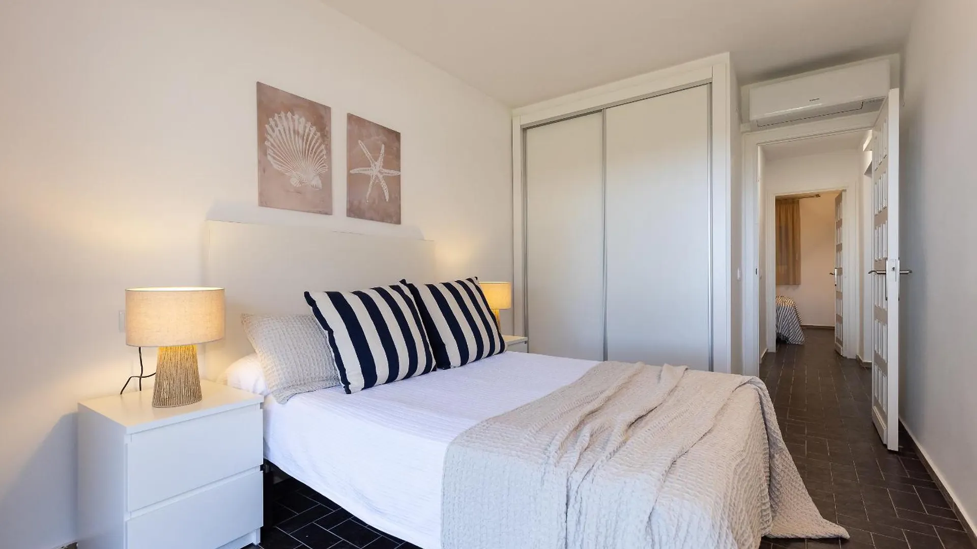 Uhc Dms Family Apartments Cambrils