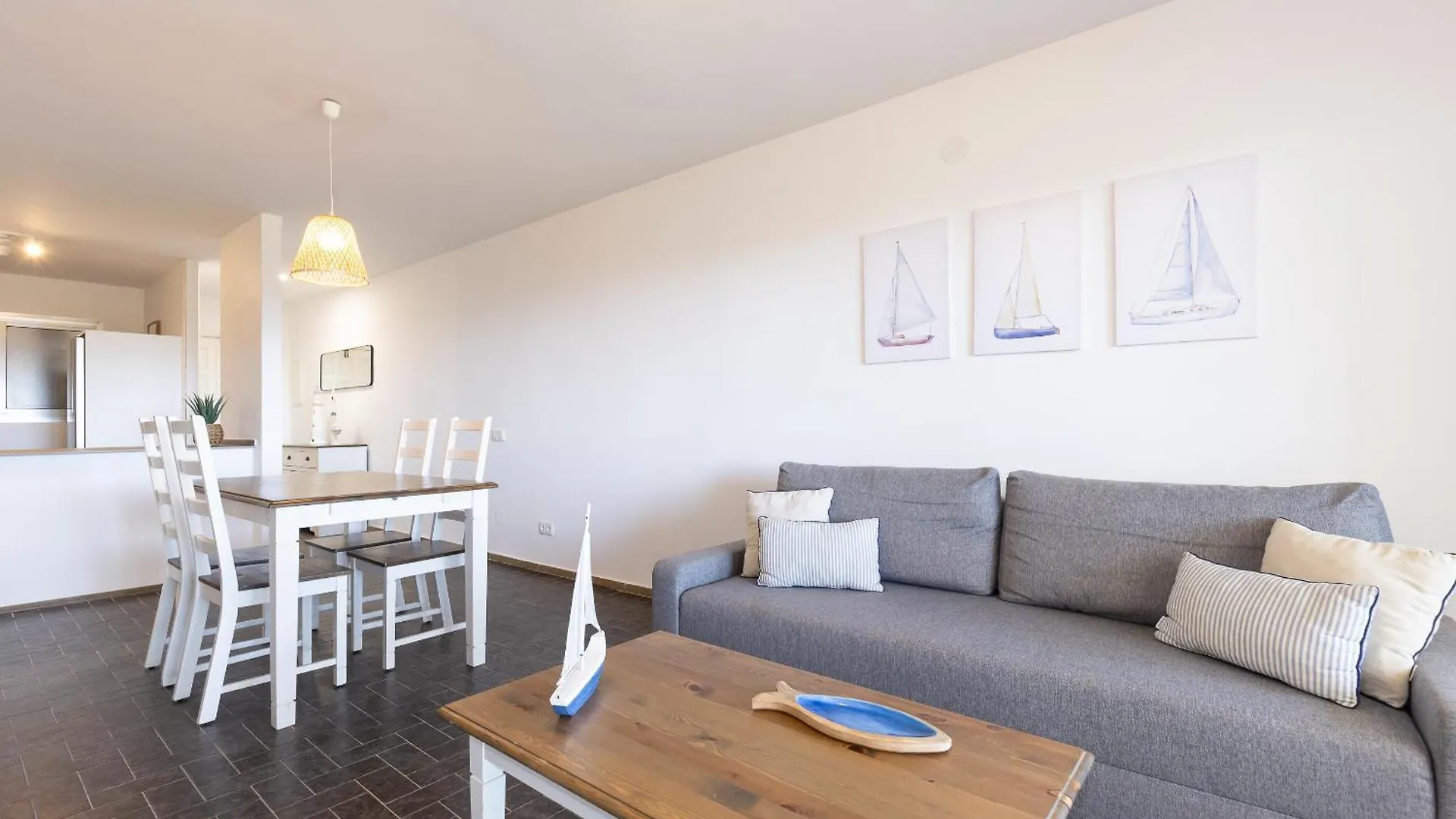 Uhc Dms Family Apartments Cambrils