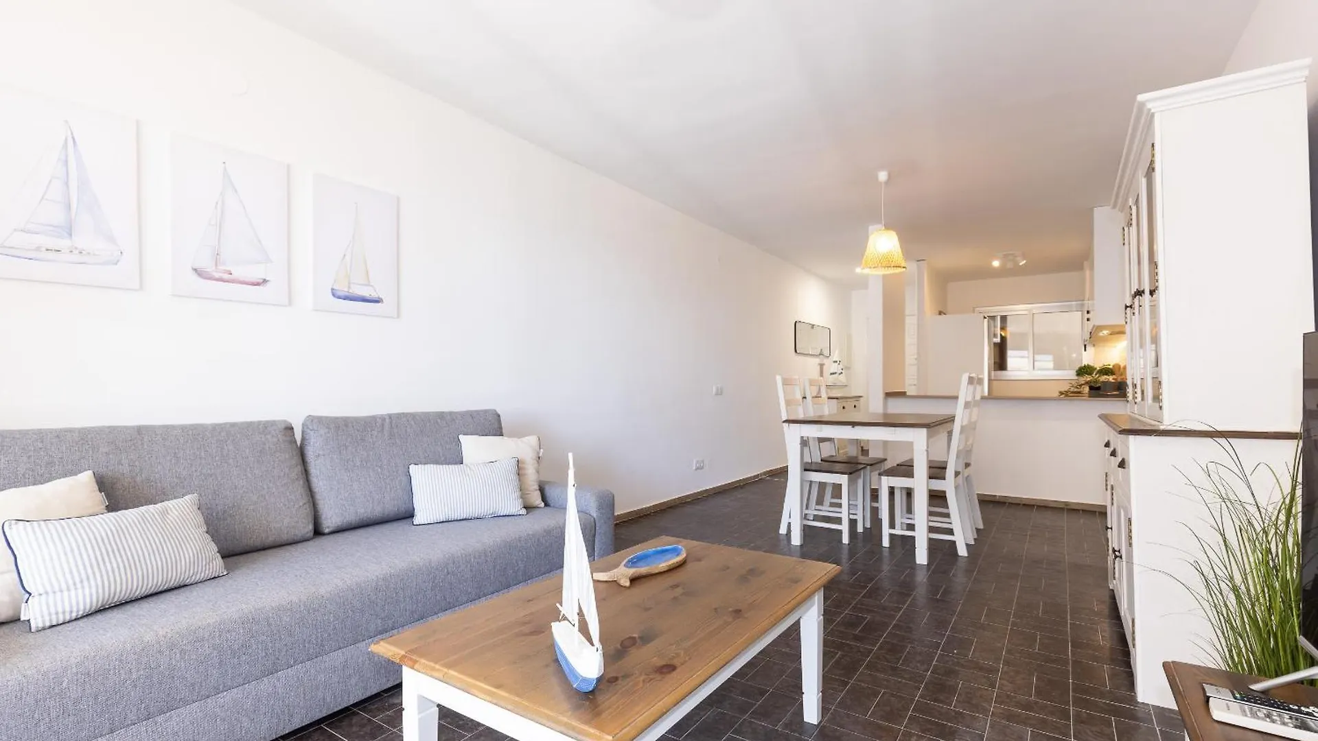 Uhc Dms Family Apartments Cambrils 0*,