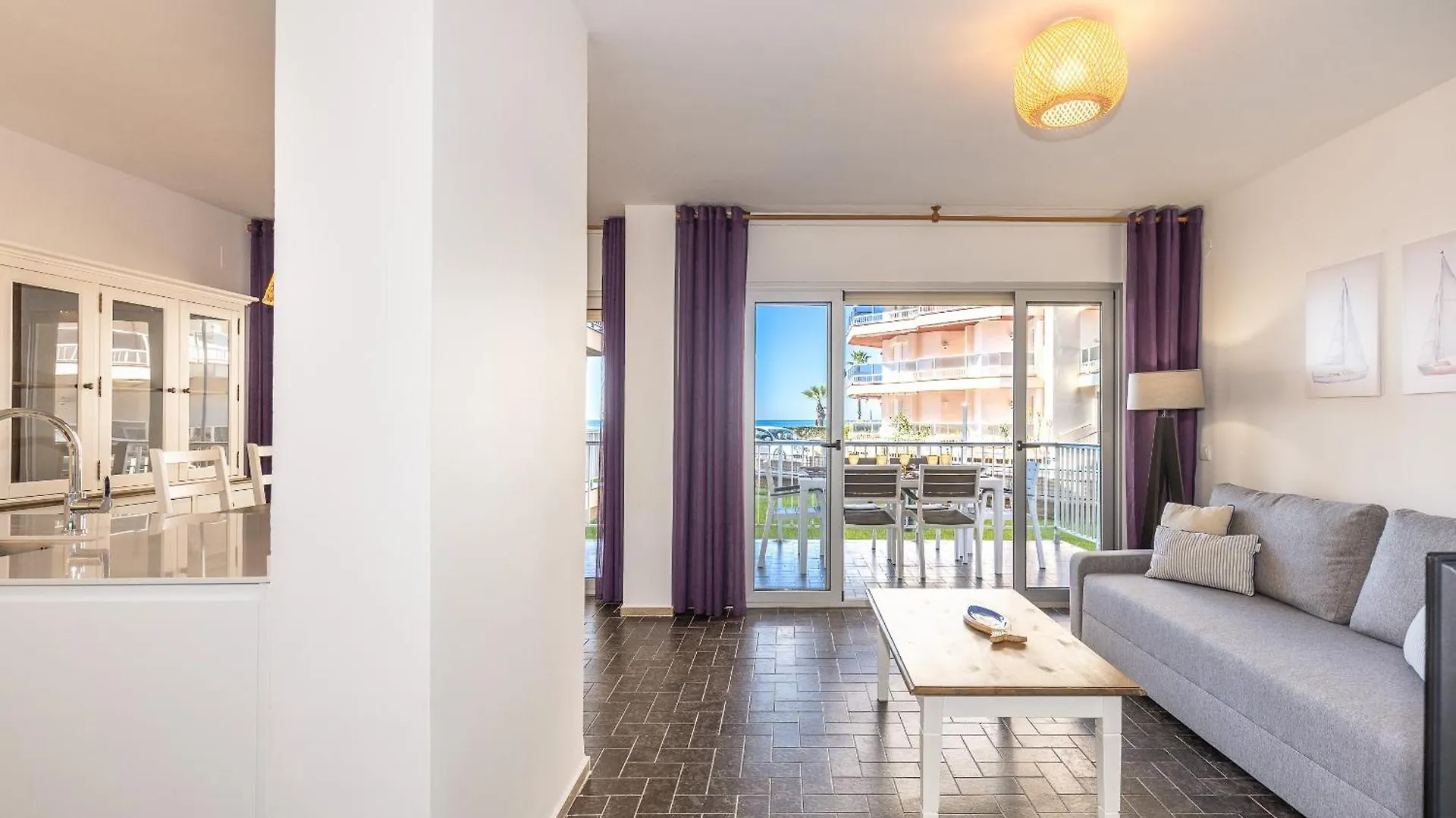 Uhc Dms Family Apartments Cambrils